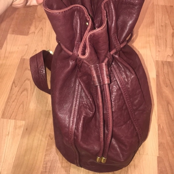 ☆Flash Sale 2 Hours☆ All You Need Bucket Bag / Sling - Picture 5 of 8